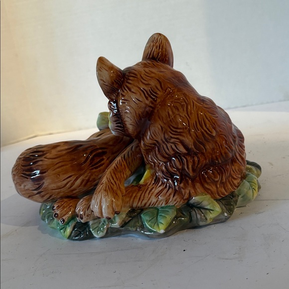 Ceramic Fox Figurine with Leaves - Picture 3 of 8